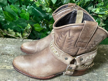 Afbeelding in Gallery-weergave laden, Mooie laarzen van Sendra maat 38