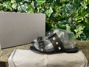 Nieuwe slippers van Lola Cruz maat 38