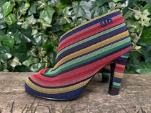 Afbeelding in Gallery-weergave laden, Nieuwe pumps instappers van United nude maat 36