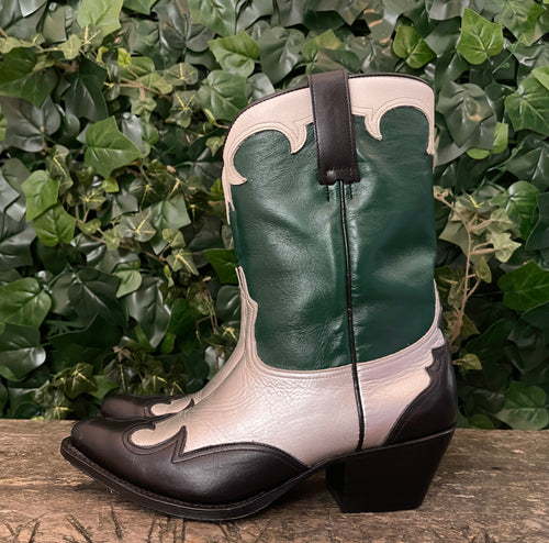 Nieuwe Laarsjes van Sendra maat 37