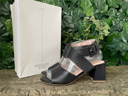 Nieuwe Sandalen van L37 maat 37