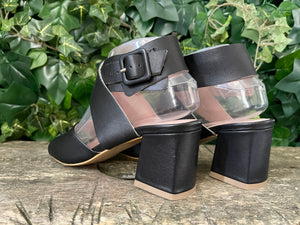 Nieuwe Sandalen van L37 maat 37