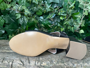 Nieuwe Sandalen van L37 maat 37