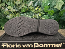 Afbeelding in Gallery-weergave laden, Nieuwe sneakers van Floris van Bommel maat 38