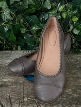 Afbeelding in Gallery-weergave laden, als nieuw ballerina, instapper van See By Chloe maat 37