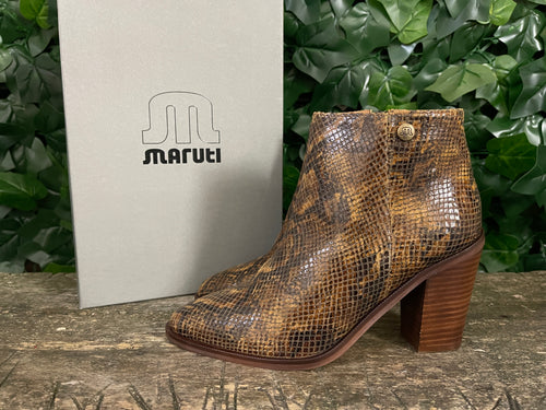 Nieuwe snake laarsjes van Maruti maat 37