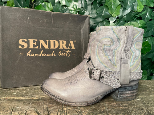 Zo goed als nieuw laarsjes van Sendra maat 37