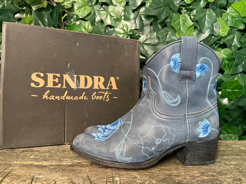 Zo goed als nieuw laarsjes van Sendra maat 37