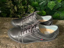 Afbeelding in Gallery-weergave laden, Nieuwe sneakers van Wolky maat 42