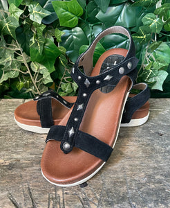 Nieuwe sandalen van Pitt maat 37