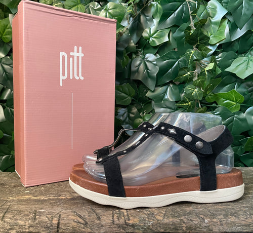 Nieuwe sandalen van Pitt maat 37