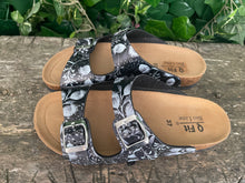 Afbeelding in Gallery-weergave laden, Nieuwe slippers van Q-fit maat 37