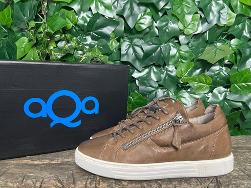 Nieuwe leren sneakers van AQA maat 37
