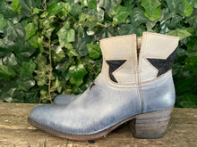 Afbeelding in Gallery-weergave laden, zo goed als nieuw laarzen van Sendra maat 38
