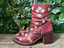Afbeelding in Gallery-weergave laden, supergave vintage flower boots van Sendra maat 36