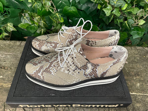 Nieuwe sneaker veterschoen van Floris van bommel maat 38,5 (wijdte F)