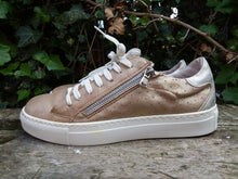 Afbeelding in Gallery-weergave laden, Z.g.a.n sneakers van Pitt maat 37
